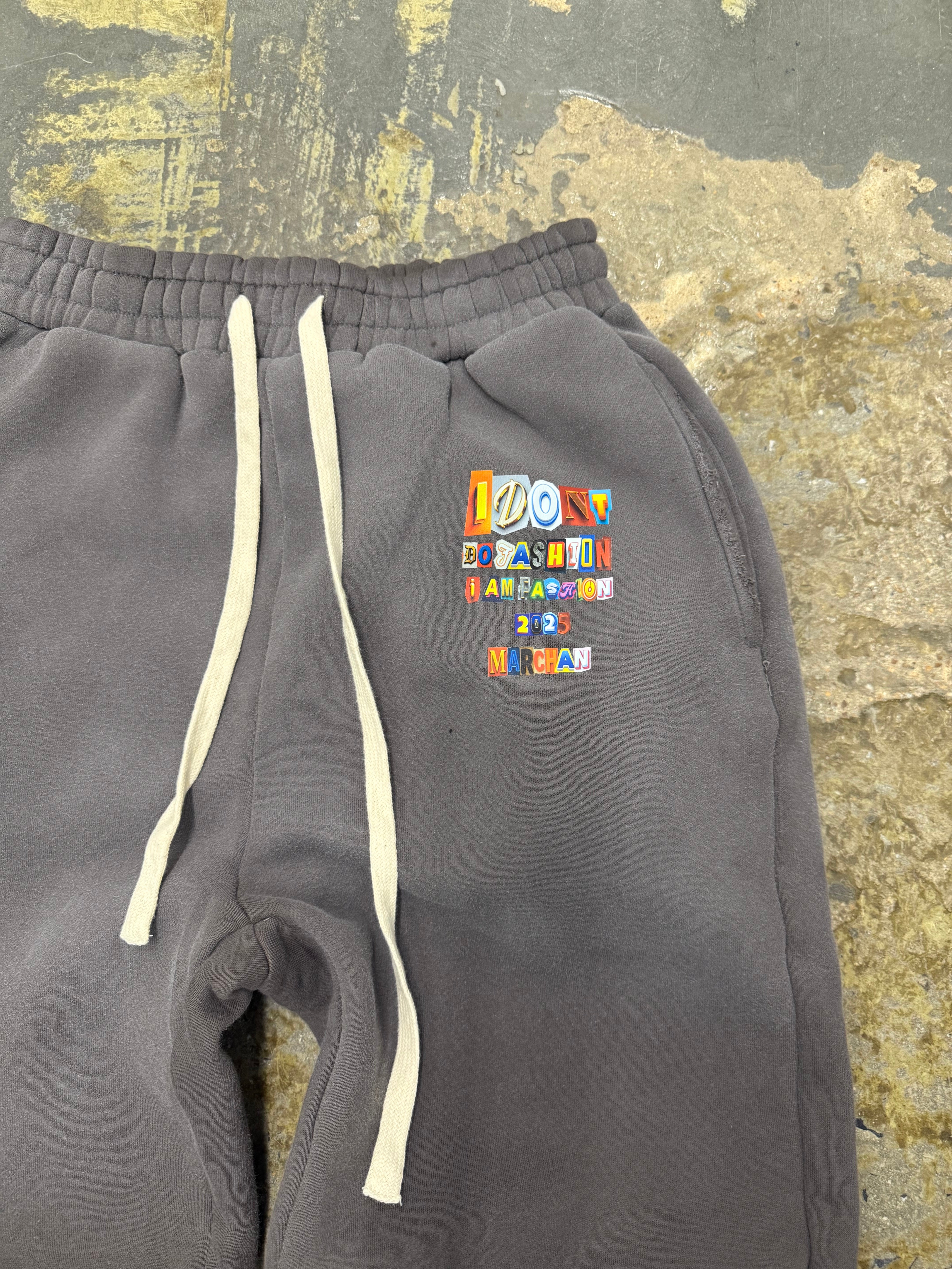 "I AM FASHION" SWEATPANTS - GRAY