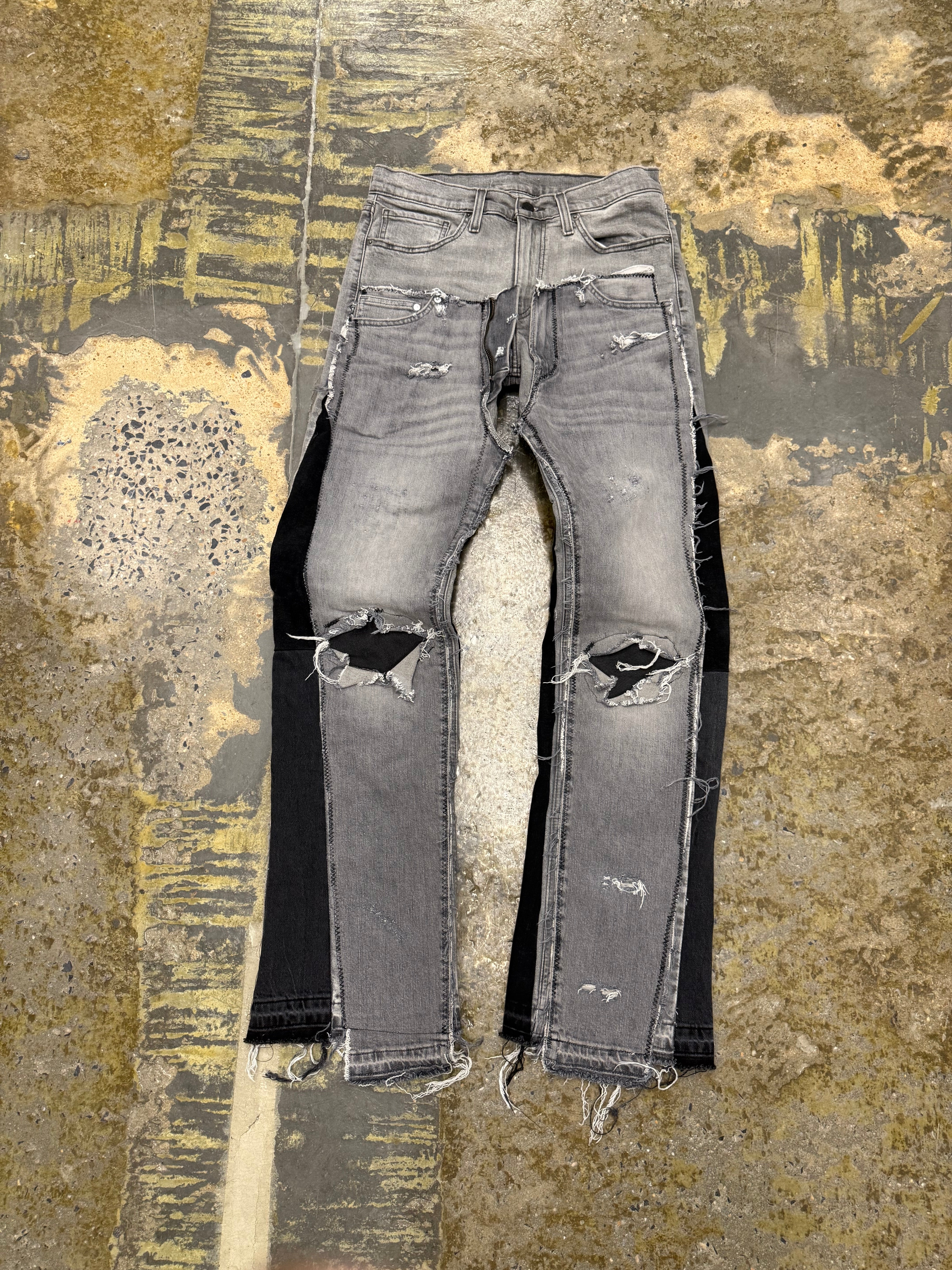 SOMEWHERE IN BETWEEN BAGGY JEANS